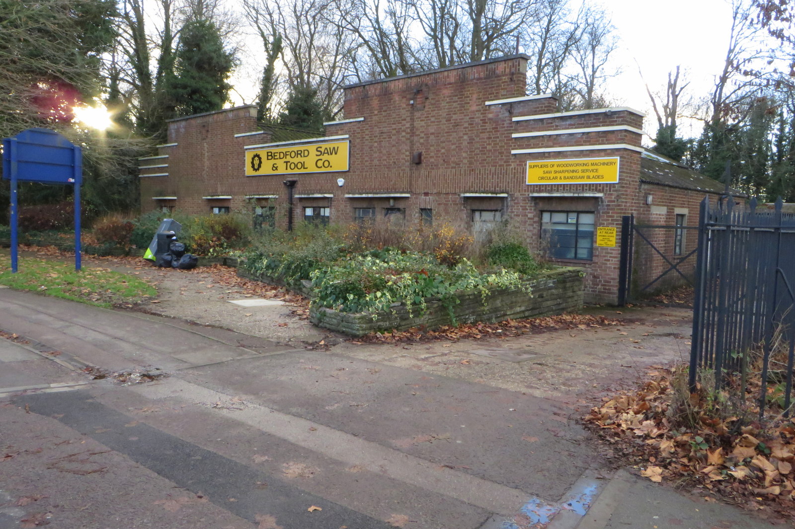 Bedford saw and tool co   geograph.org.uk   6004058 — illustrating What Actually Dulls a Saw Blade? A Plain Guide
